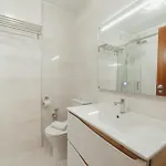 Apartment Espinho Modern 3 Bedroom By Vacationy *