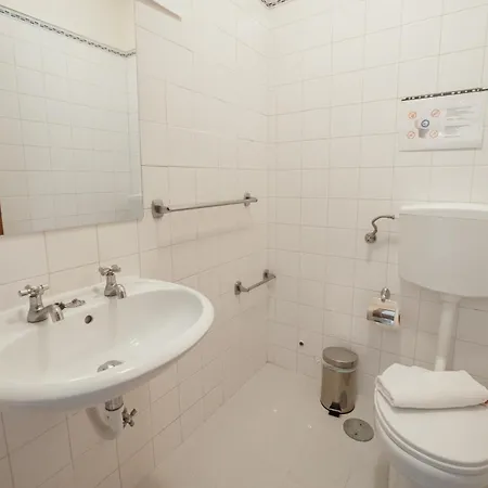 Espinho Modern 3 Bedroom By Vacationy Appartamento *