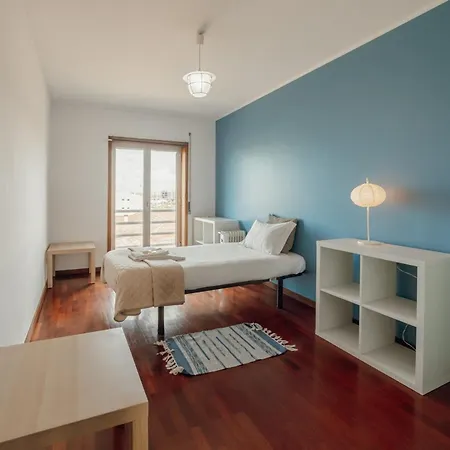 Espinho Modern 3 Bedroom By Vacationy شقة