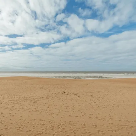 Espinho Modern 3 Bedroom By Vacationy * Oporto