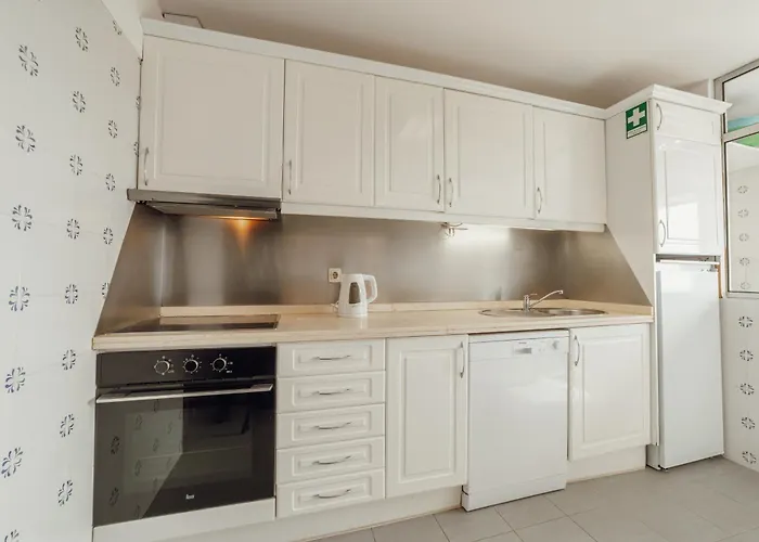 Apartamento Espinho Modern 3 Bedroom By Vacationy