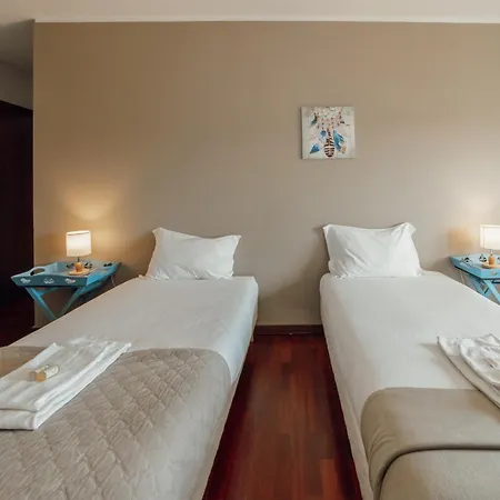 Espinho Modern 3 Bedroom By Vacationy Apartman *